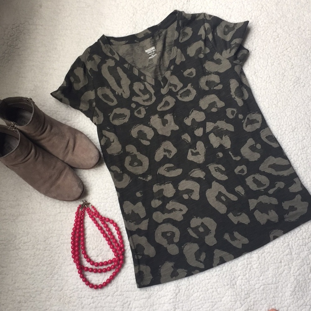 🆕 NWOT Old Navy Tee